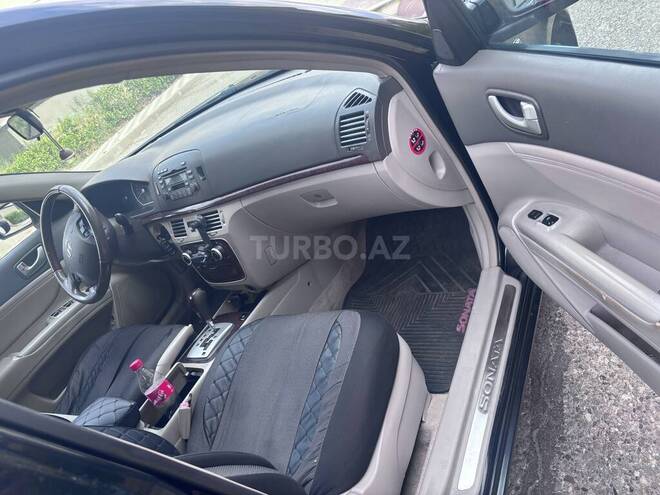 Hyundai Sonata-11