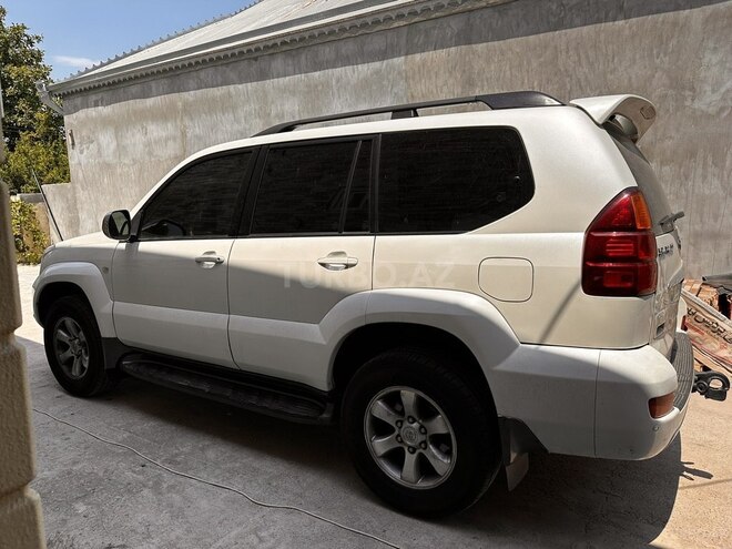 Toyota Land Cruiser Prado-11