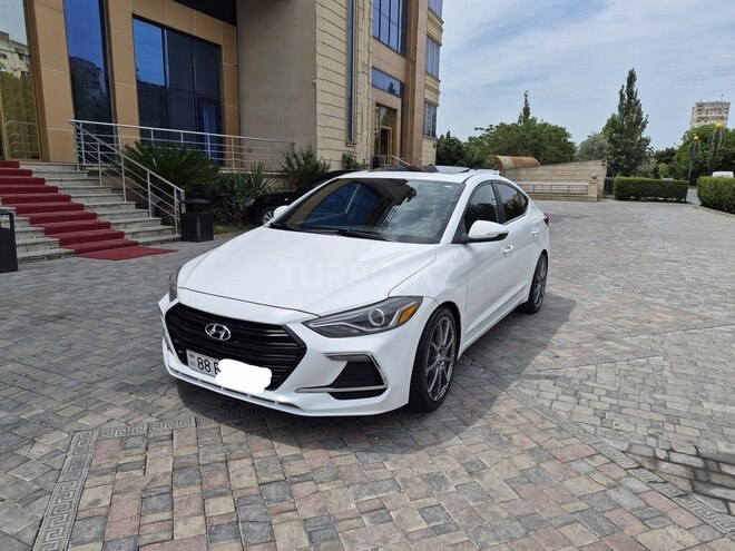 Hyundai Elantra-3