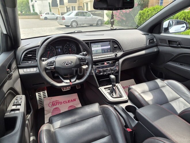 Hyundai Elantra-20