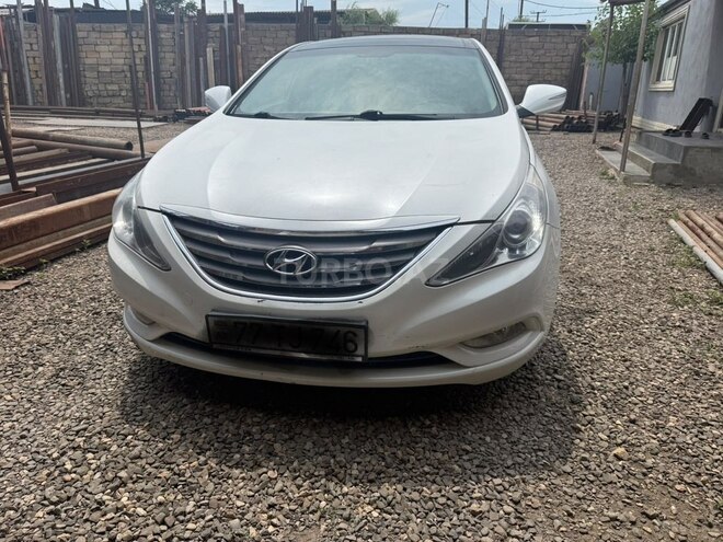 Hyundai Sonata-1