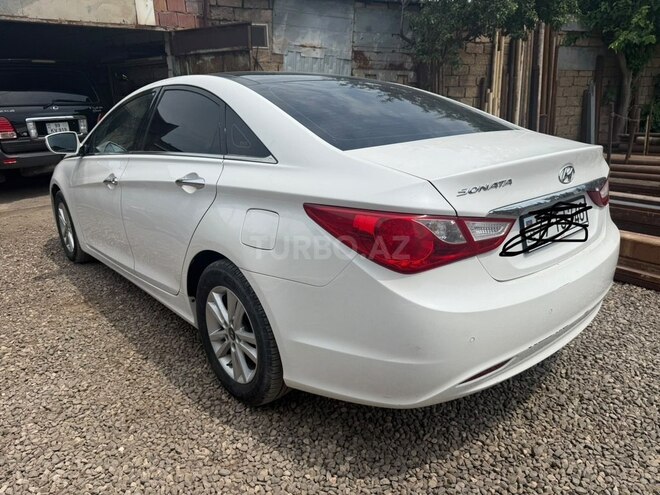Hyundai Sonata-8