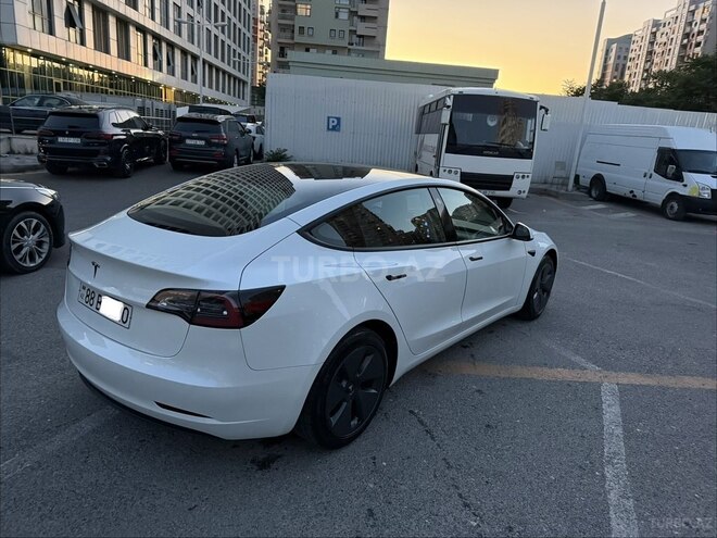 Tesla Model 3-3