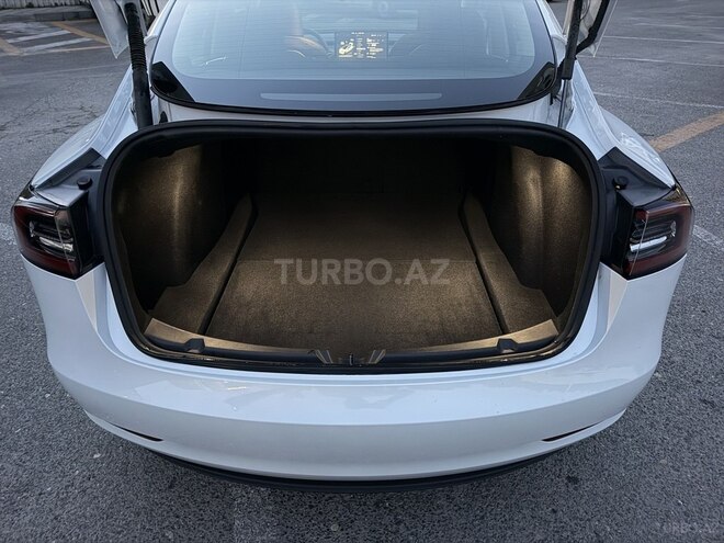 Tesla Model 3-7