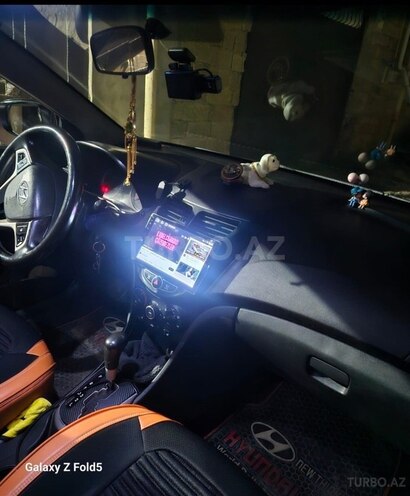 Hyundai Accent-2