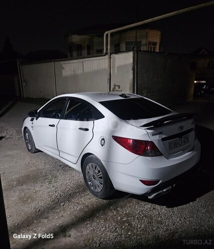 Hyundai Accent-5