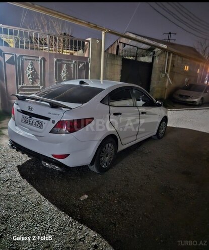 Hyundai Accent-6