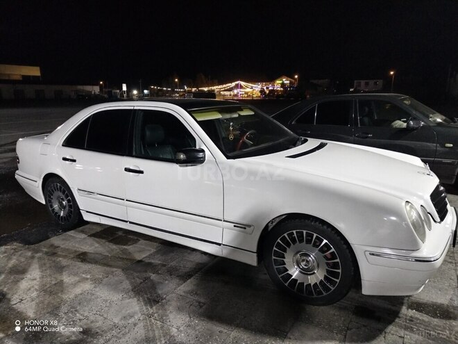 Mercedes E 280 4MATIC-3