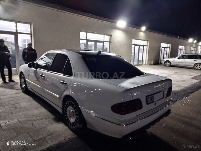 Mercedes E 280 4MATIC-4