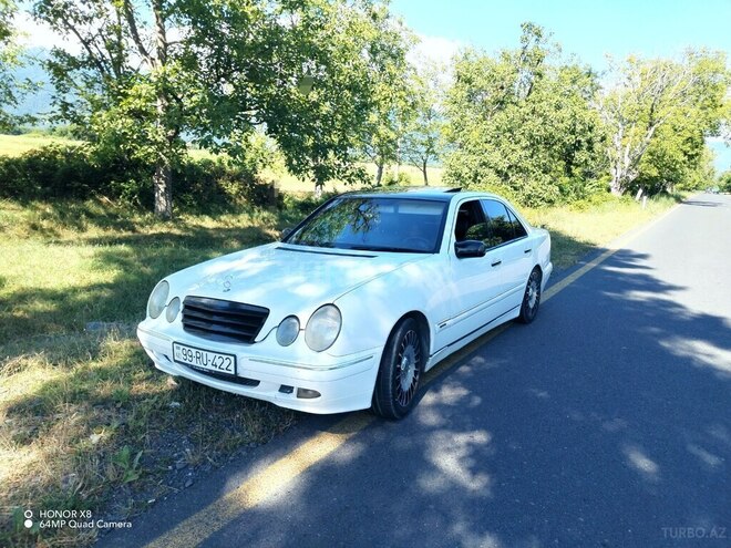 Mercedes E 280 4MATIC-2
