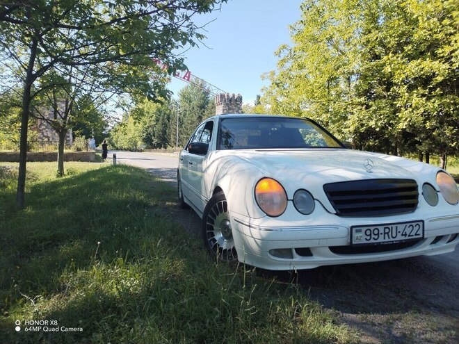 Mercedes E 280 4MATIC-6