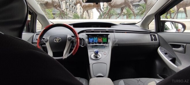 Toyota Prius-11