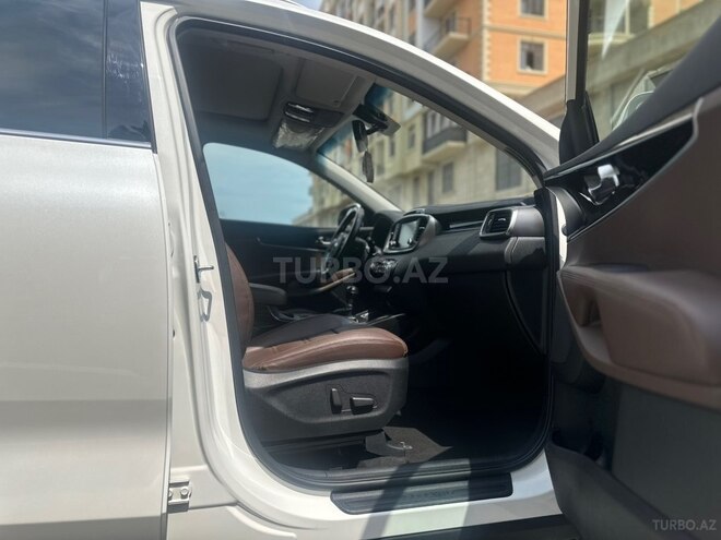 Kia Sorento-13