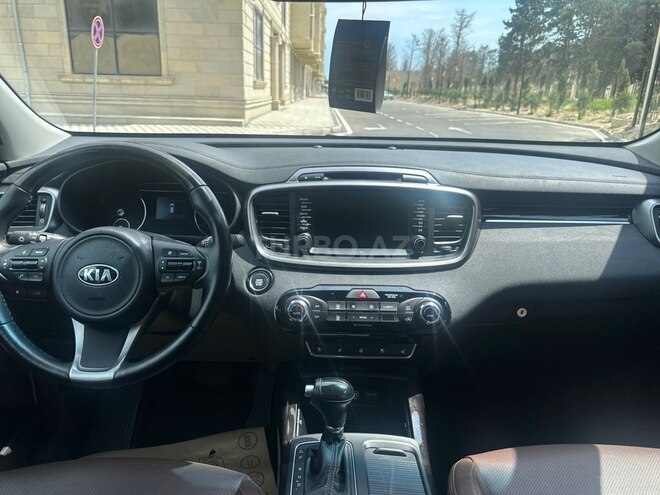 Kia Sorento-16