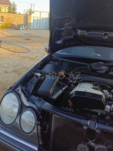 Mercedes E 200-3
