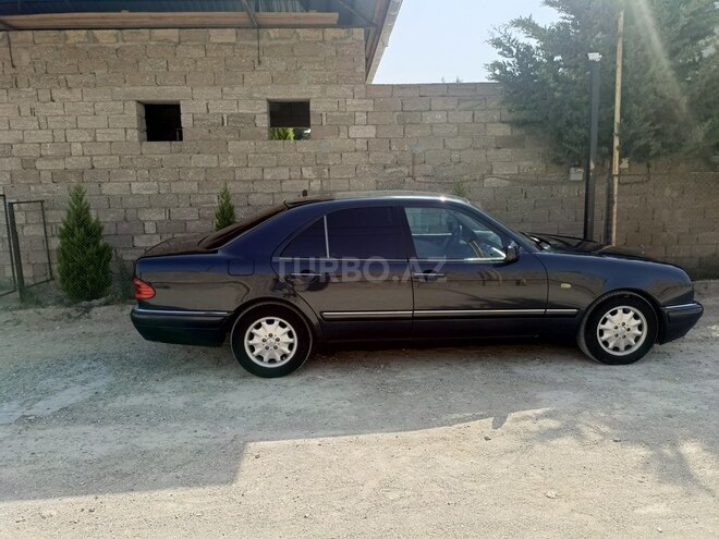 Mercedes E 200-6