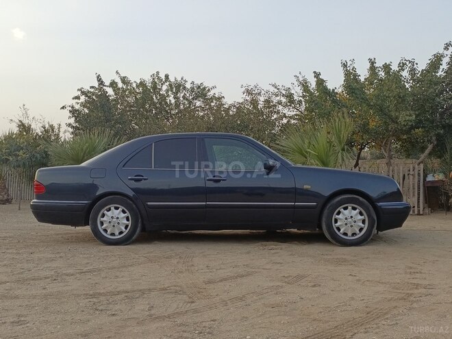 Mercedes E 200-5