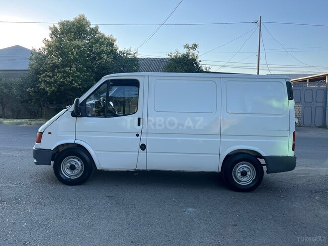 Ford Transit-2