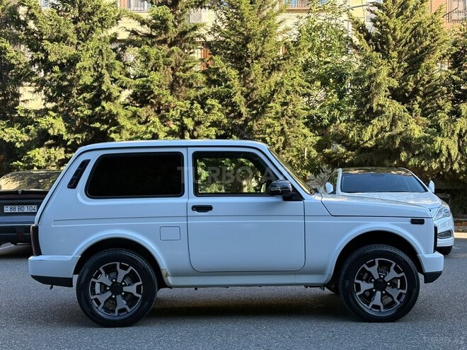 LADA (VAZ) Niva-8