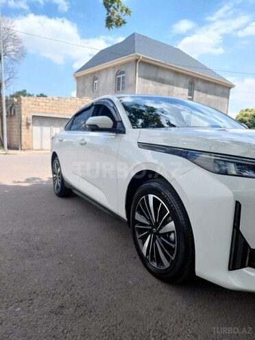 Changan Qiyuan A05-4