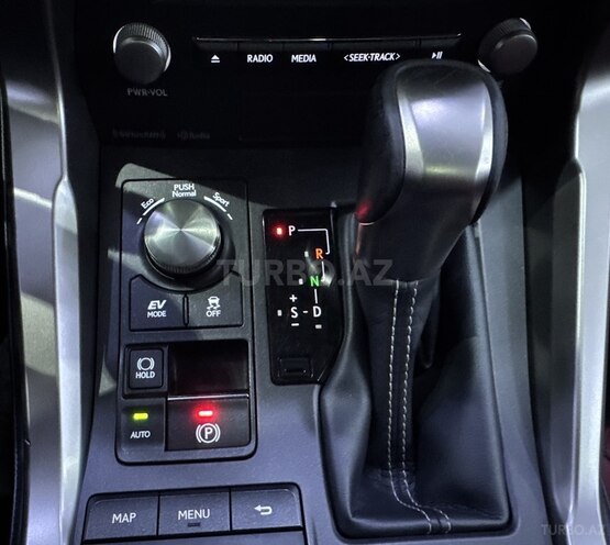 Lexus NX 300h-15