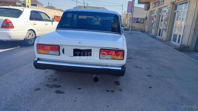 LADA (VAZ) 2107-2