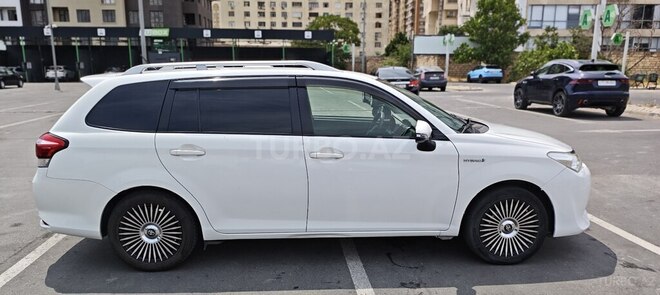 Toyota Corolla Fielder-4