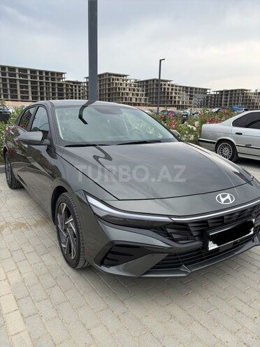 Hyundai Elantra-1
