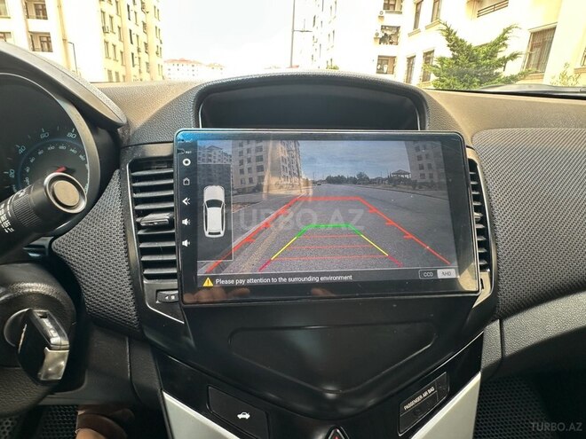Chevrolet Cruze-12