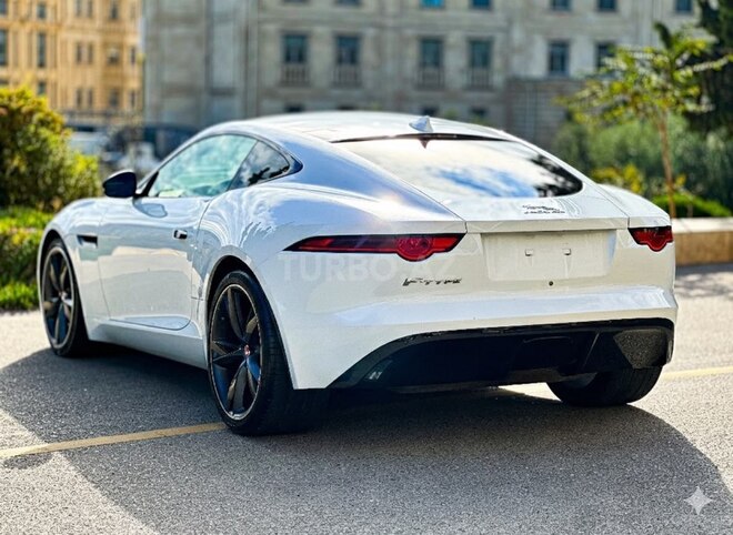 Jaguar F-Type-5