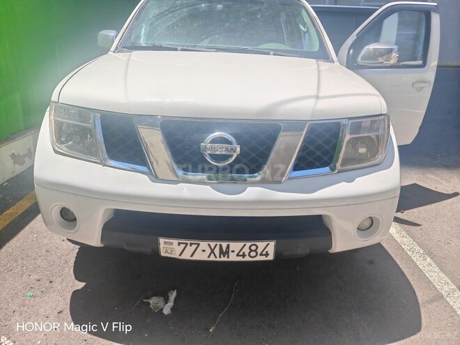 Nissan Pathfinder-1