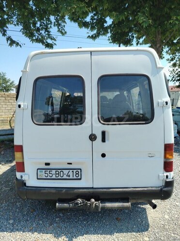 Ford Transit-4