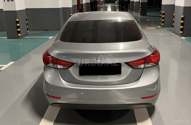 Hyundai Elantra-2