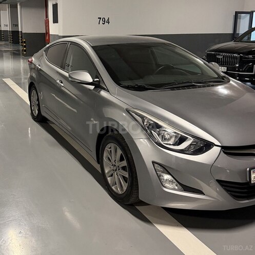 Hyundai Elantra-6