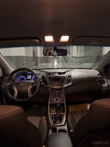 Hyundai Elantra-7