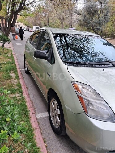 Toyota Prius-3