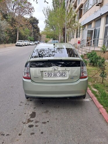 Toyota Prius-2