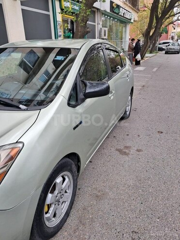 Toyota Prius-4