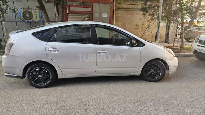 Toyota Prius-2