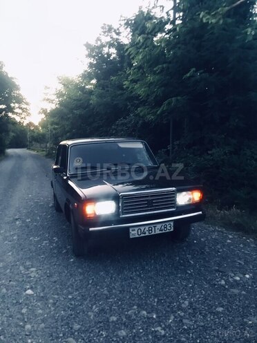 LADA (VAZ) 2107-1