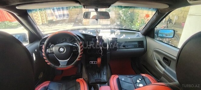 BMW 318-17