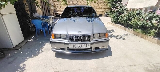 BMW 318-1