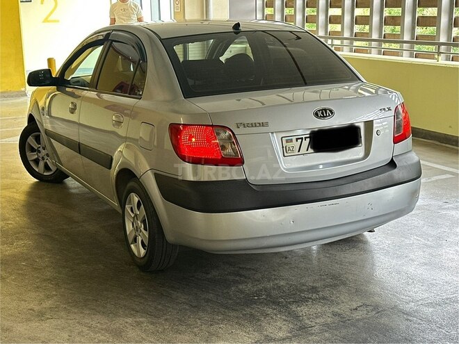 Kia Rio-4