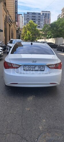 Hyundai Sonata-2
