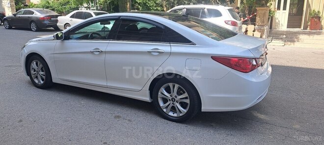 Hyundai Sonata-4