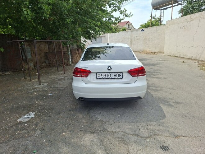 Volkswagen Passat-2