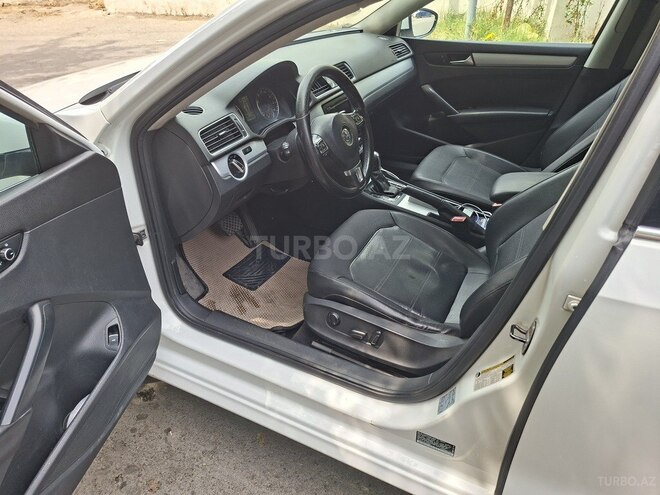 Volkswagen Passat-11