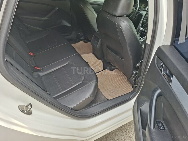 Volkswagen Passat-9
