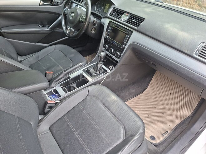 Volkswagen Passat-12
