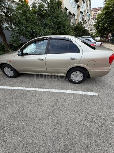 Nissan Sunny-5